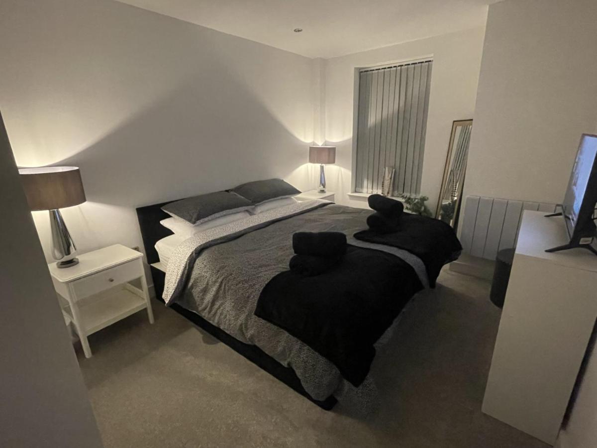 Modern And Cozy 2 Bed City Centre Apartment With Free Secure Parking Space Lichfield Exterior photo